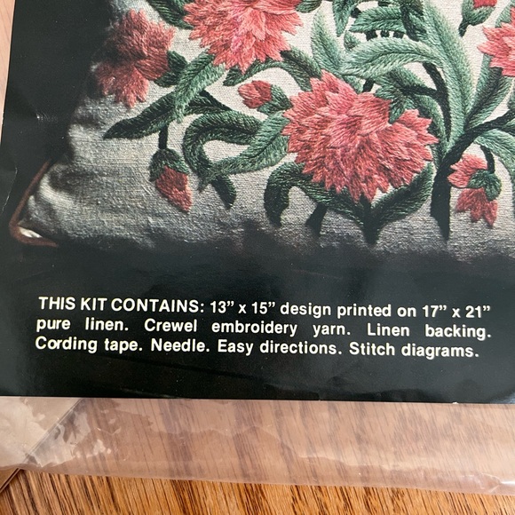 Embroidery pillow kit - Picture 7 of 15